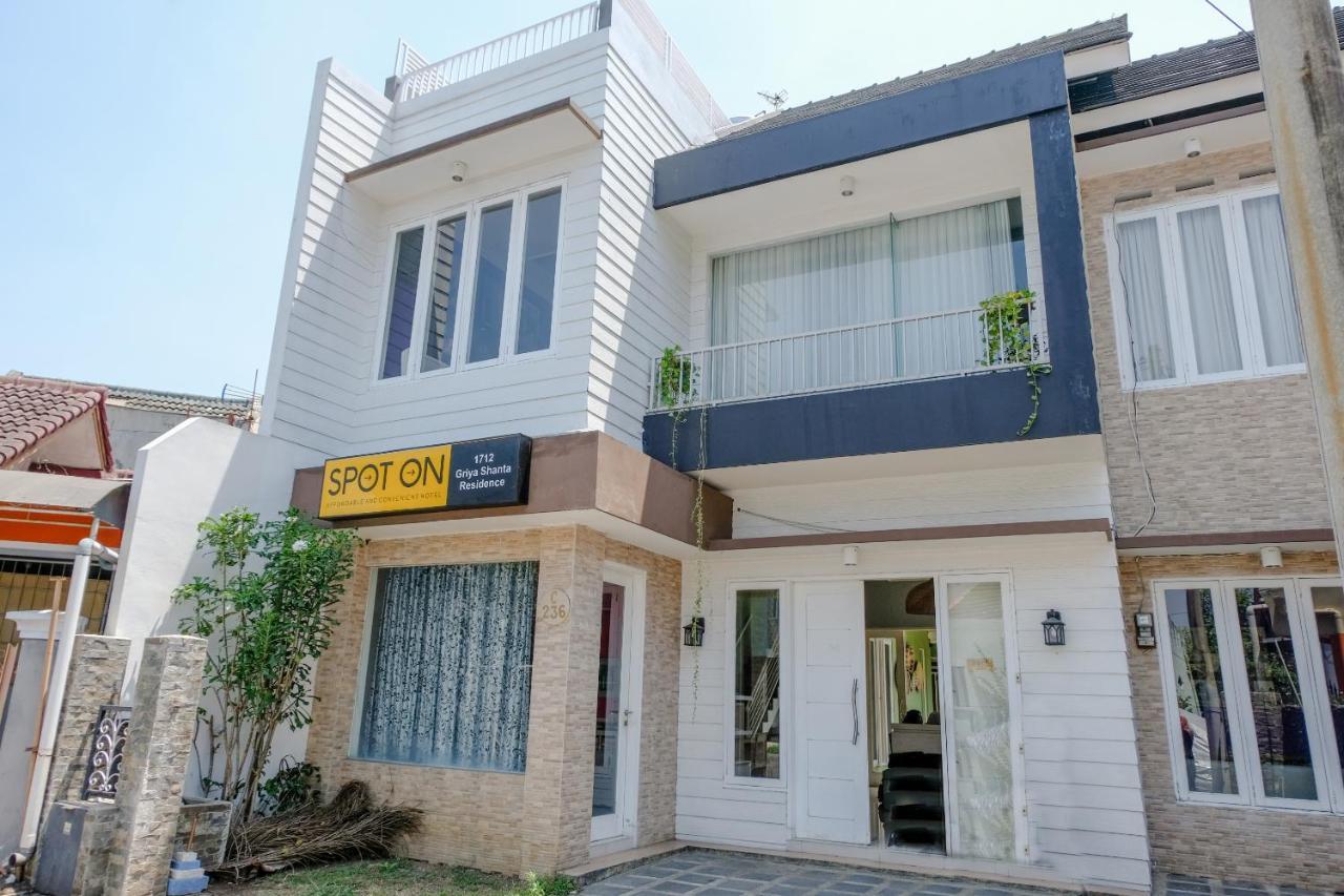 Spot On 1712 Griya Shanta Residence Malang Zewnętrze zdjęcie
